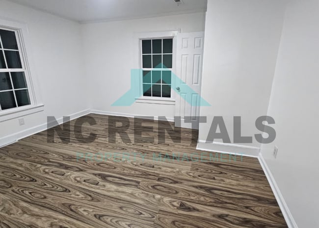 Building Photo - 124 Depot St