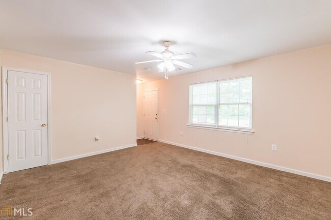 Building Photo - 990 Sexton Dr