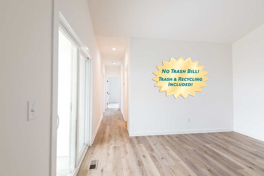 Dining, Hallway - 5347 Pinecrest Ct N
