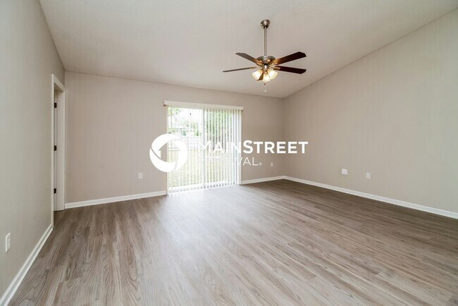 Building Photo - 911 Louvre Ct