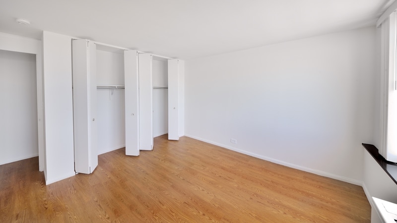 Building Photo - 7447 S South Shore Dr