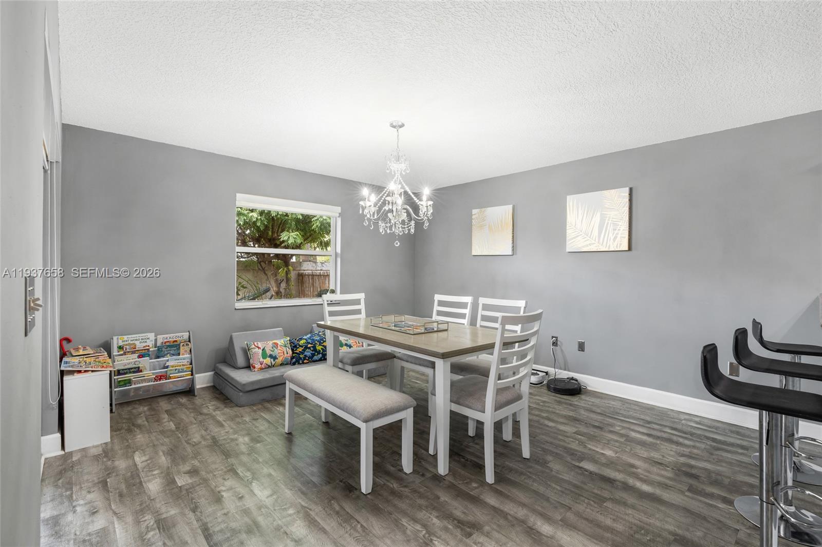 Building Photo - 4055 Eastridge Dr