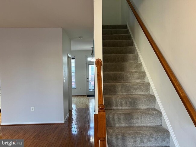 Building Photo - 5925 Kirkcaldy Ln