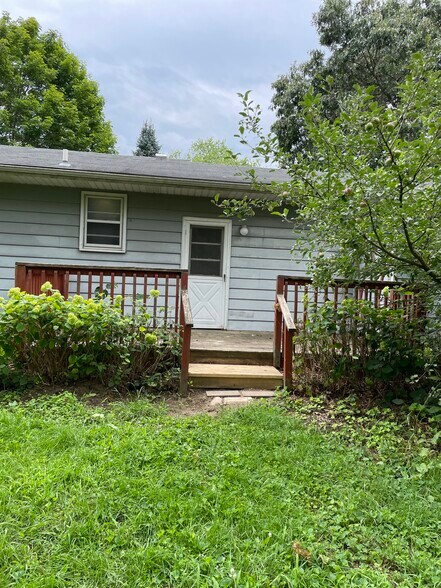 Building Photo - 8599 E H Ave