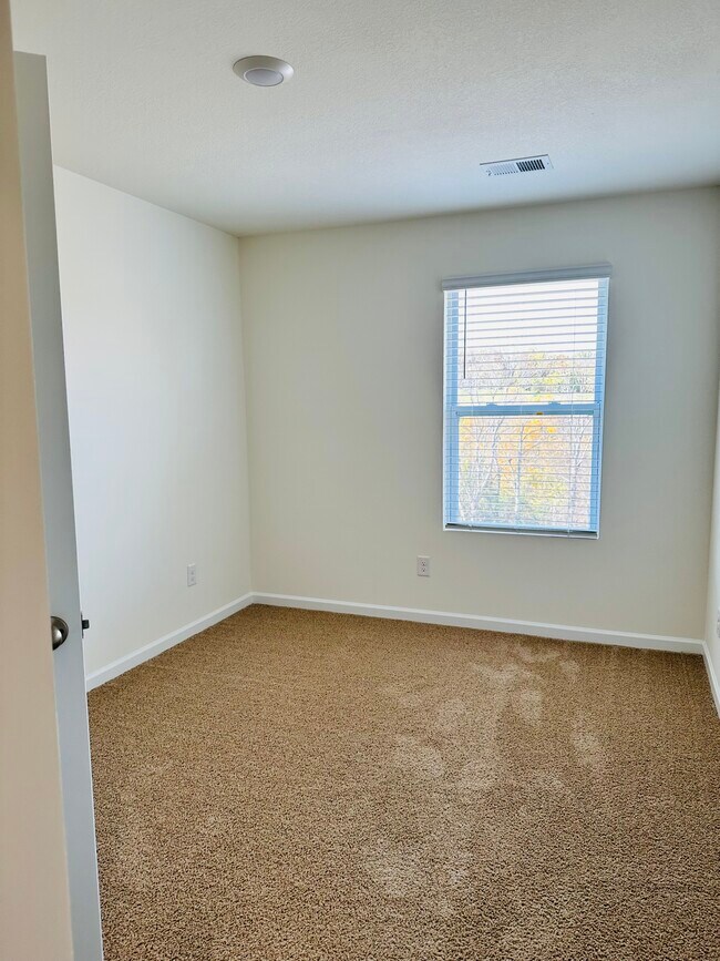 Building Photo - 94 Moon Rock Ct