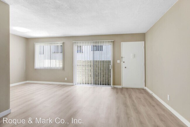 Building Photo - 1 br, 1 bath Apartment - 1234 Wellesley Av...