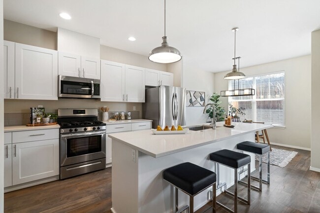 Primary Photo - Pet Friendly Three Bedroom Townhome