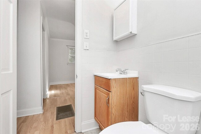 Building Photo - 1728 Lombardy Cir