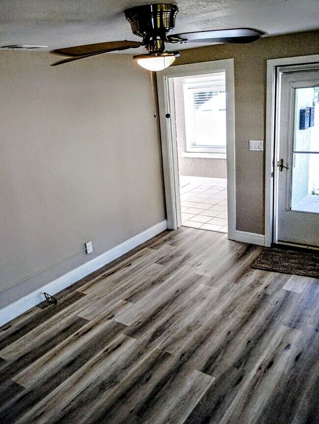 Building Photo - Daytona Beach Bungalow, with Guest House