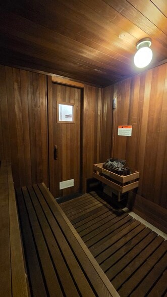 Building's Sauna - 21620 Burbank Blvd