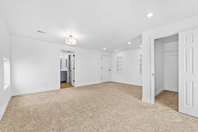 Building Photo - 2595 S Montierth Ln