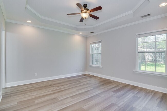 Building Photo - 3 Bedroom 2.5 Bath Townhouse