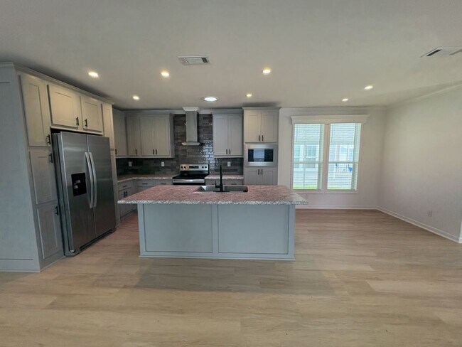 Building Photo - 1643 Voyager Dr