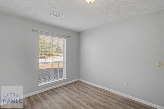 Building Photo - 412 Arlington Dr