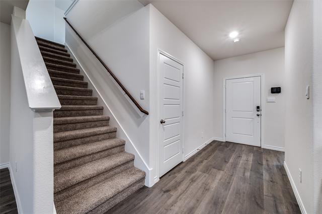 Building Photo - 9813 Autumn Leaves Ln