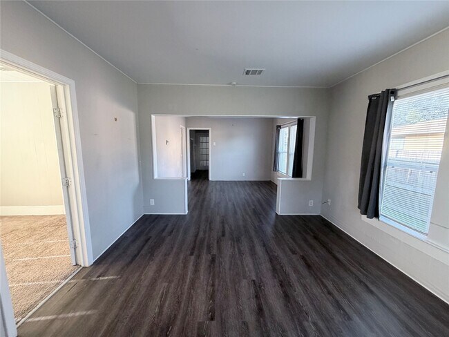 Building Photo - 1401 Edison St