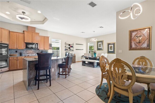 Building Photo - 10206 Shooting Star Ct