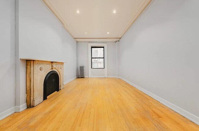 Building Photo - 19 West 46th Street