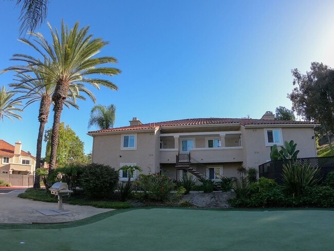 Building Photo - Unfurnished - Upgraded Condo -The Bluffs a...