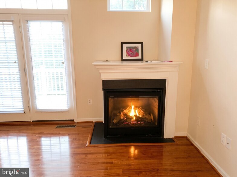 Building Photo - 4255 Talmadge Cir