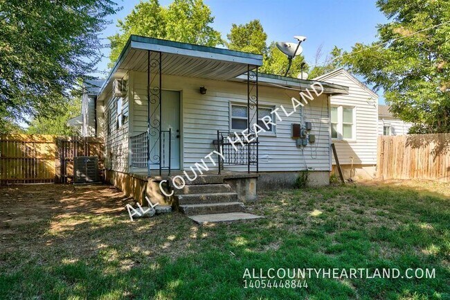 Building Photo - 208 W Kittyhawk Dr