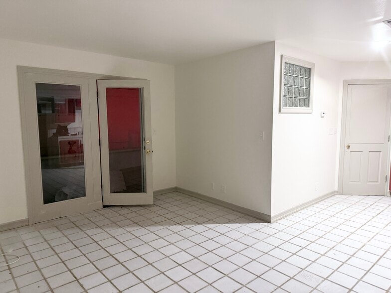 Building Photo - 140 San Nicholas Ave