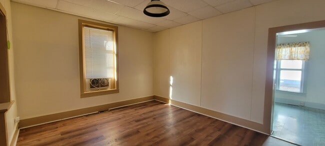 Building Photo - 2 bedroom 1 bath home