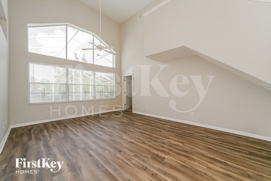 Building Photo - 301 Balmoral Ct