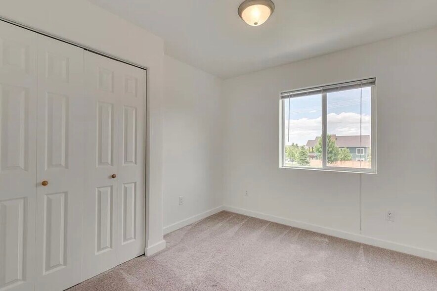 Building Photo - 2783 Hedgerow Ct