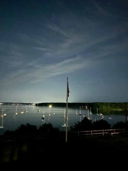 Building Photo - 4480 Post Rd