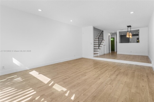 Building Photo - 1616 NE 5th St