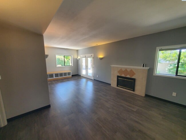 Building Photo - North Richland For Rent