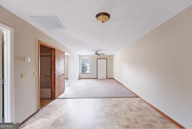 Building Photo - 124 Evergreen Trail SE