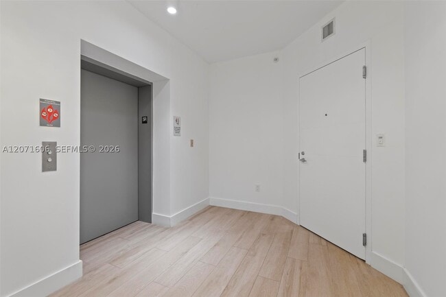 Building Photo - 16385 Biscayne Blvd