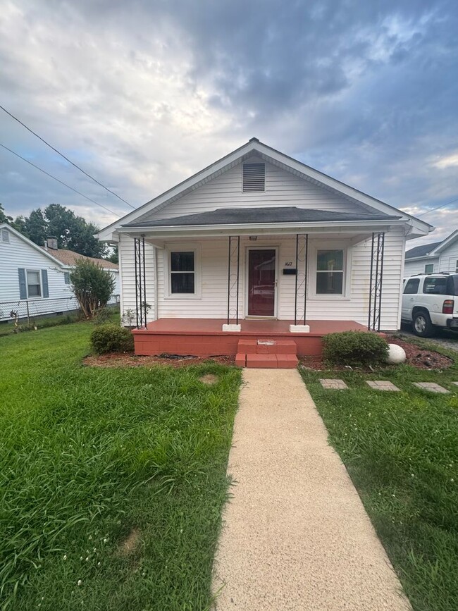 Building Photo - Ready for a family