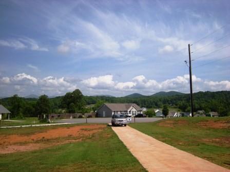 Building Photo - 129 Farm View Ln
