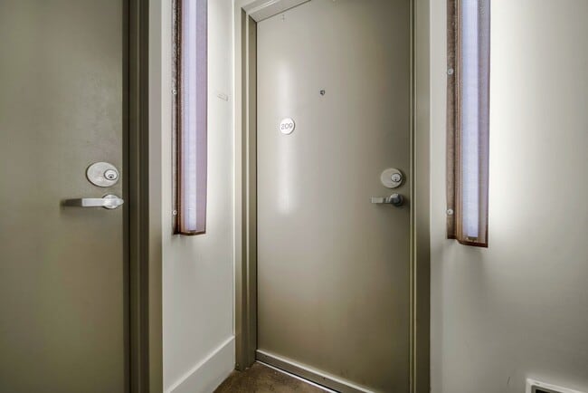 Primary Photo - LOFTED STUDIO FOR RENT $2,025 /mo