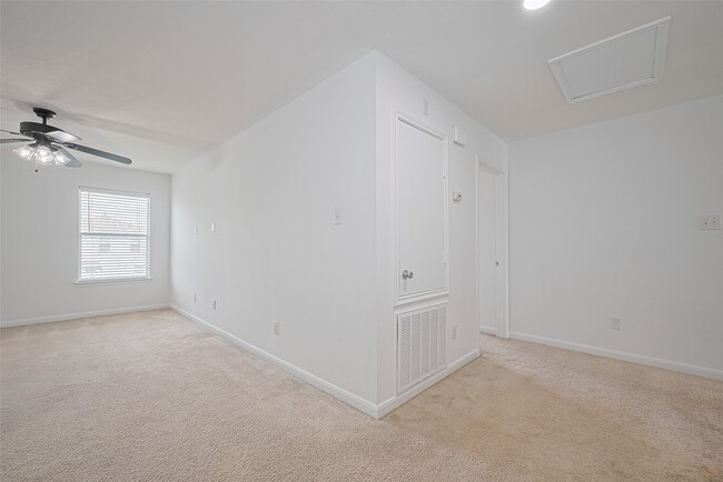 Building Photo - 7734 Pasture Bend Ln