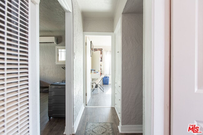 Building Photo - 5177 Bohlig Rd