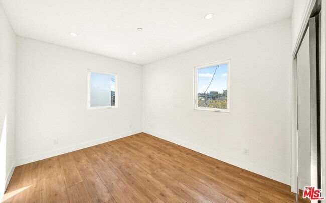 Building Photo - 5641 Riverton Ave