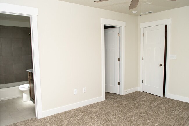 Building Photo - 382 N 100 W
