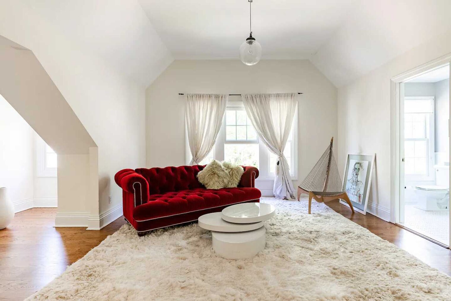 Building Photo - 19 Old School House Ln