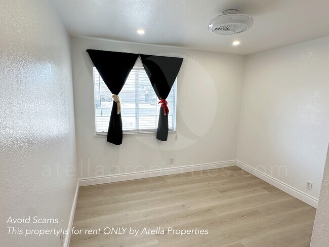 Building Photo - 920 Ross Way
