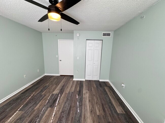 Building Photo - 7896 Sonoma Springs Cir