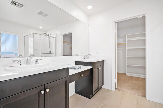 Building Photo - 36712 Summer Dain Ln