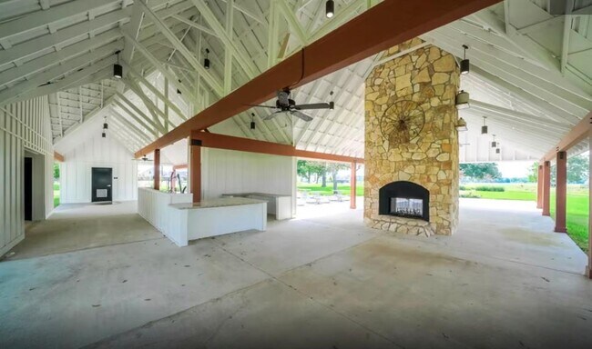 Building Photo - 17958 Plow Beam Dr