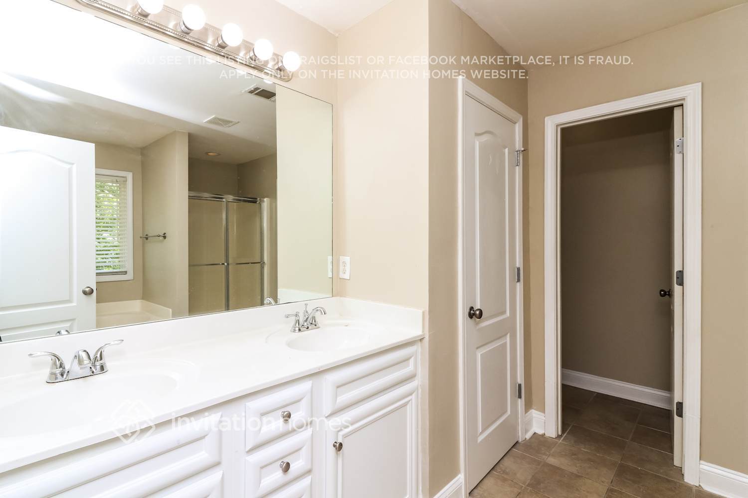 Building Photo - 5591 Hickory Stone Dr