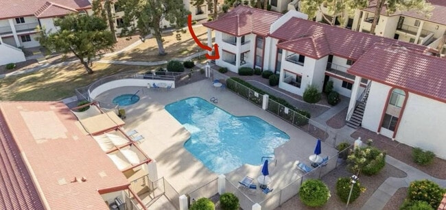 Building Photo - 10610 S 48th St