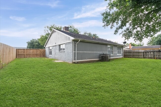 Building Photo - 6610 Rockergate Dr