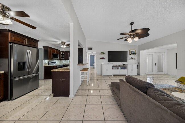 Building Photo - 211 S 57th Way